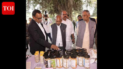 Union minister calls for makhana research in Bihar