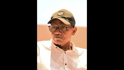 Surrendered Maoist leaders meet families after years underground