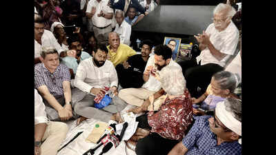 State govt suspends zone changes in St Andre, MLA ends hunger strike