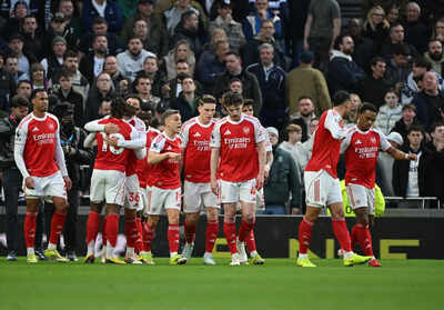 Arsenal face big test, Man City keep fighting, Spurs in trouble