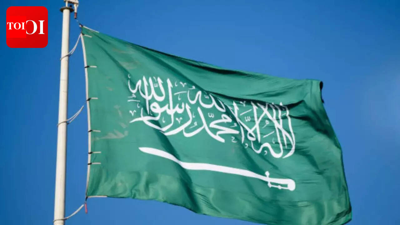 Saudi Arabia tightens labour laws: SR10,000 fine for employers hiring foreign workers without a permit and more