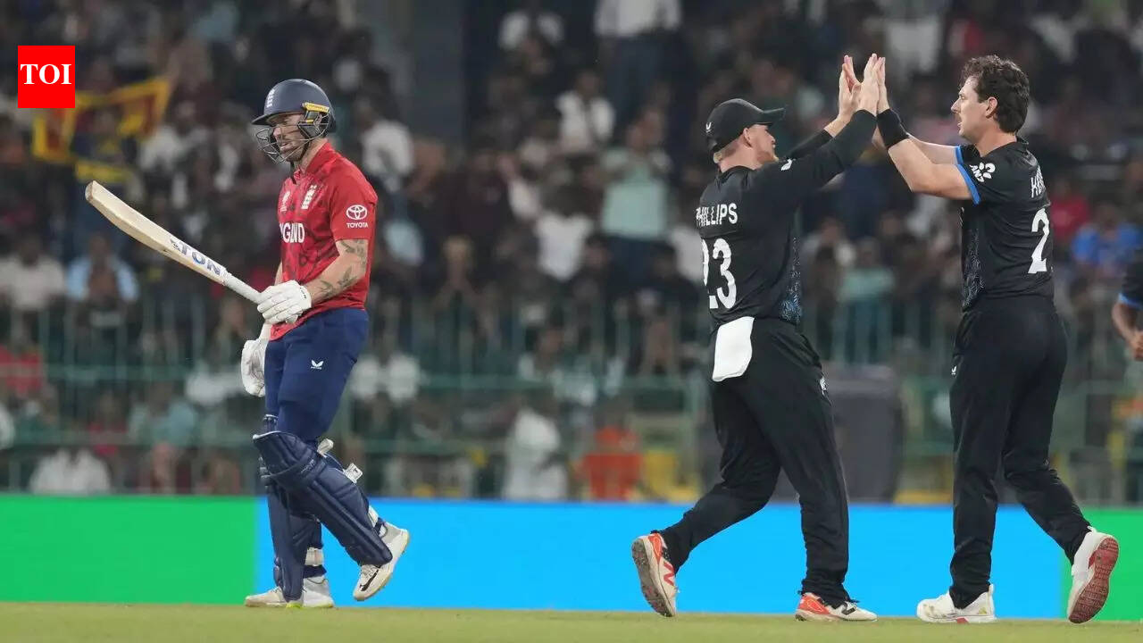 T20 World Cup Live: Pakistan sense exit as England suffer early blows against NZ