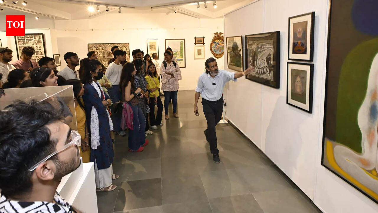 Rare Hollywood and World Cinema Archival Material on view at TRIS Delhi exhibition