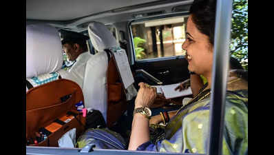 Of course not, says Mumbai mayor on Rs 1 crore Rolex rumours