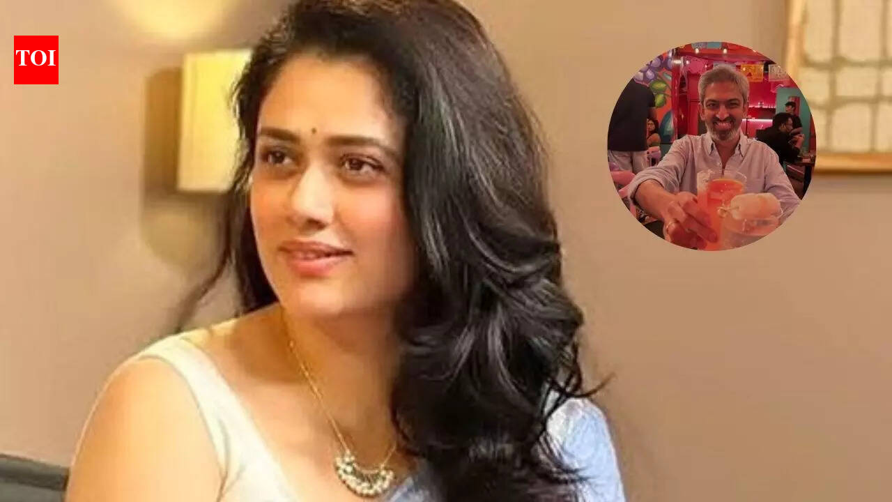 Who is ‘Blue Saree’ girl Girija Oak's husband Suhrud Godbole?