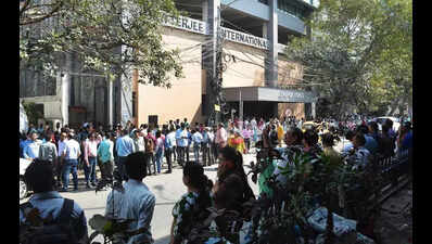 Tremor rattles Kolkata: Offices, schools, houses empty out as city rushes to safety