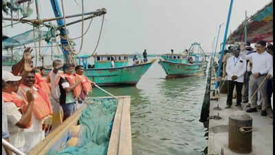 Nearly 4,000 pilgrims from India travel to Katchatheevu