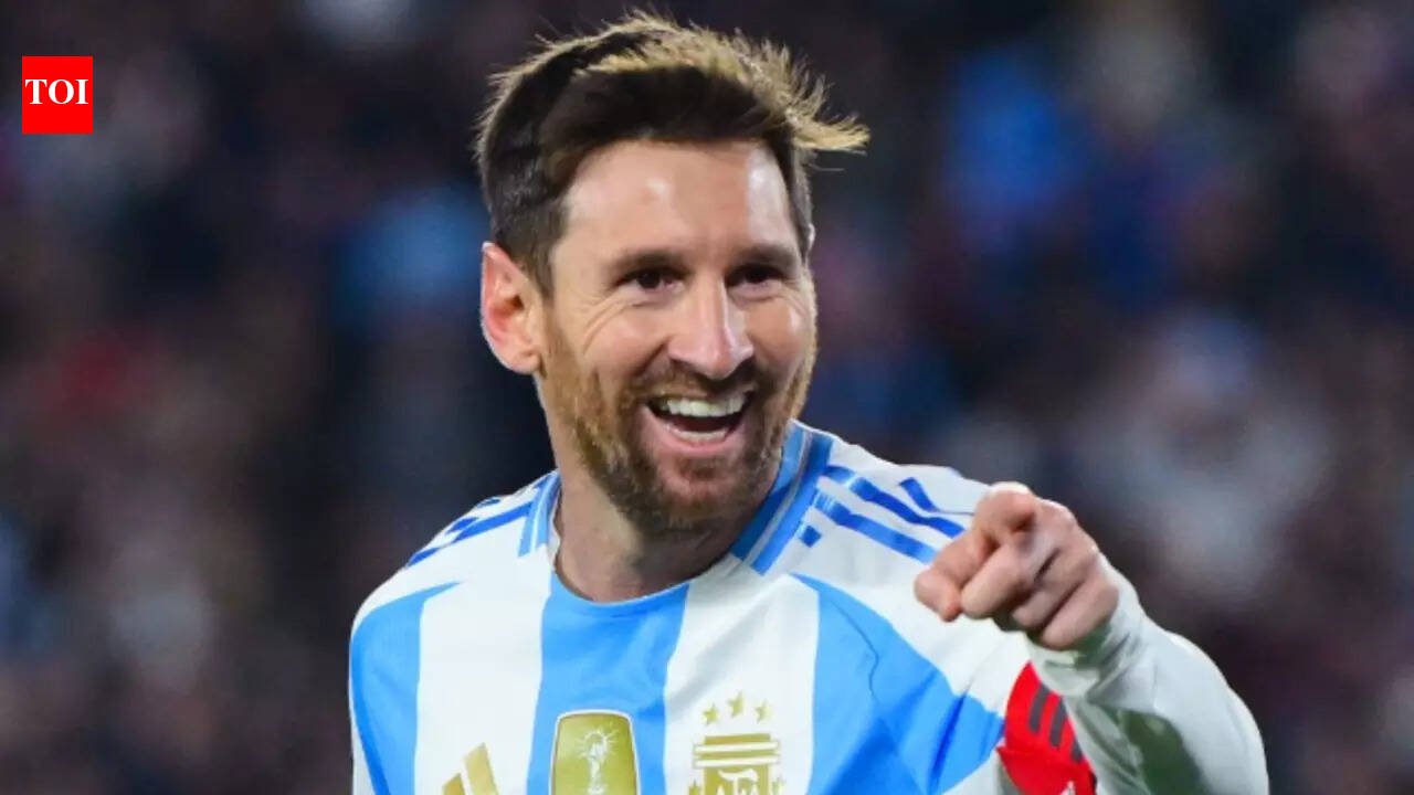 Lionel Messi crashes to ground after fan rushes field in Inter Miami Puerto Rico friendly