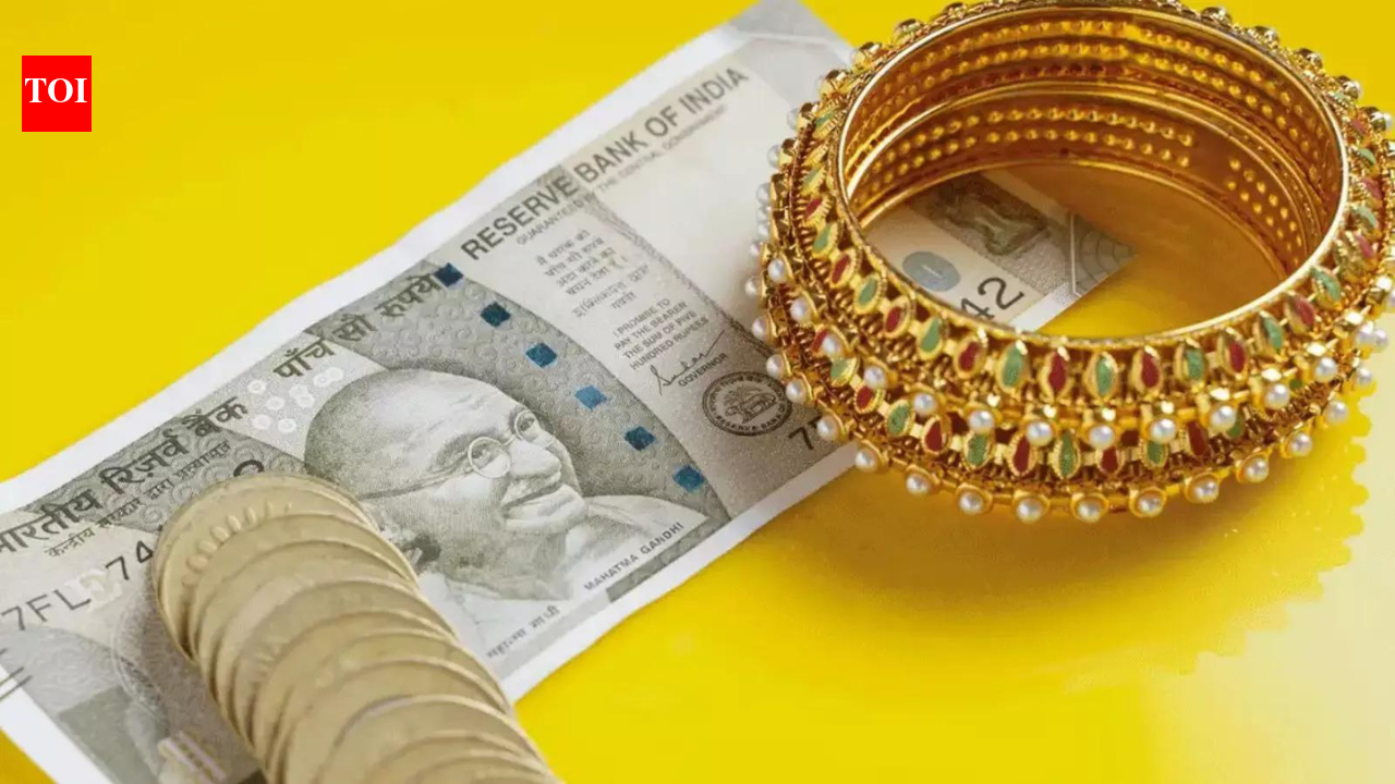 Gold loans grow 128%, outstandings cross 4 lakh crore