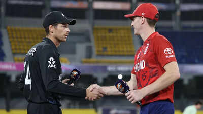  England pip New Zealand by 4 wickets, keep Pakistan hopes alive
