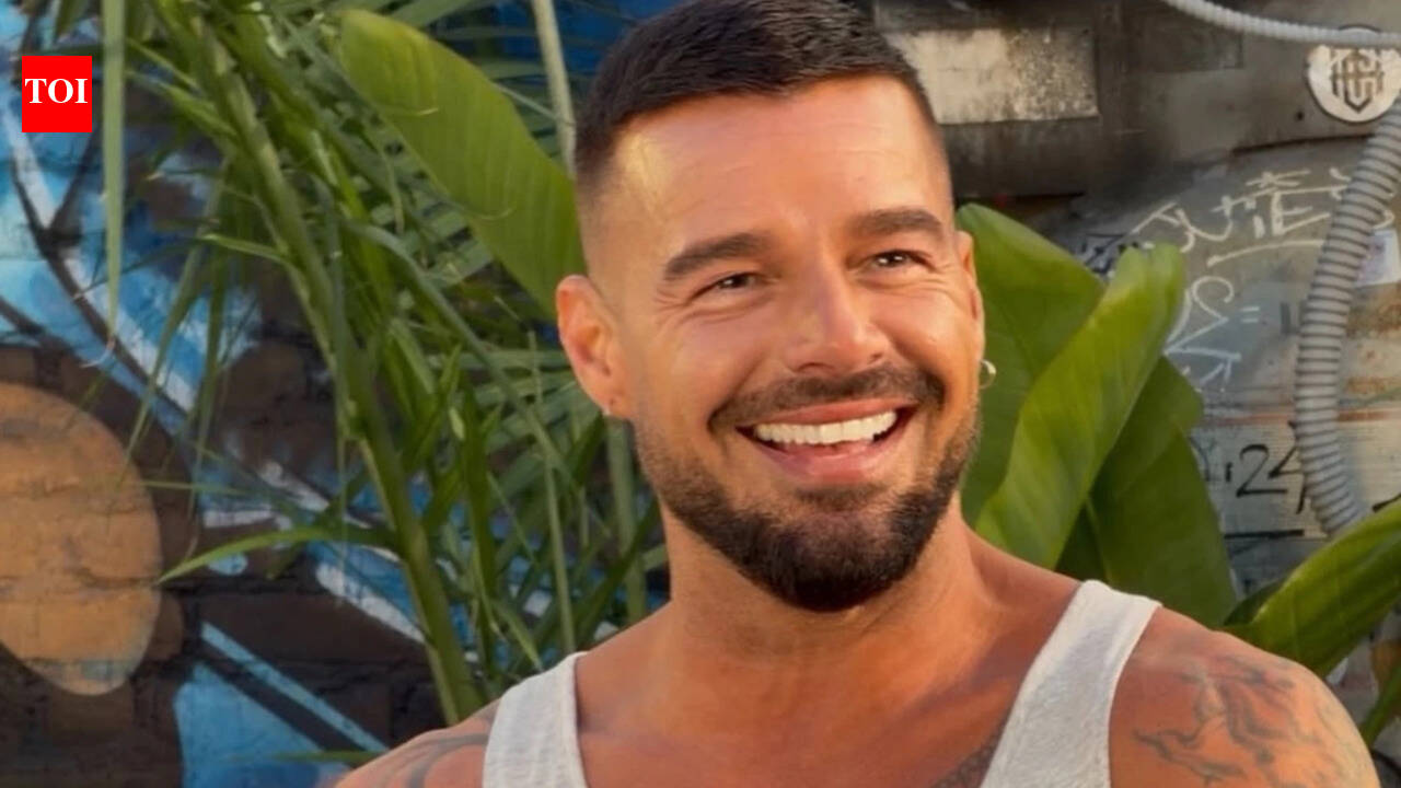 Quote of the day by Ricky Martin: ‘There’s no light in the closet’
