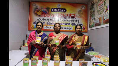 Tribal women in Koraput produce eco-friendly Holi colours