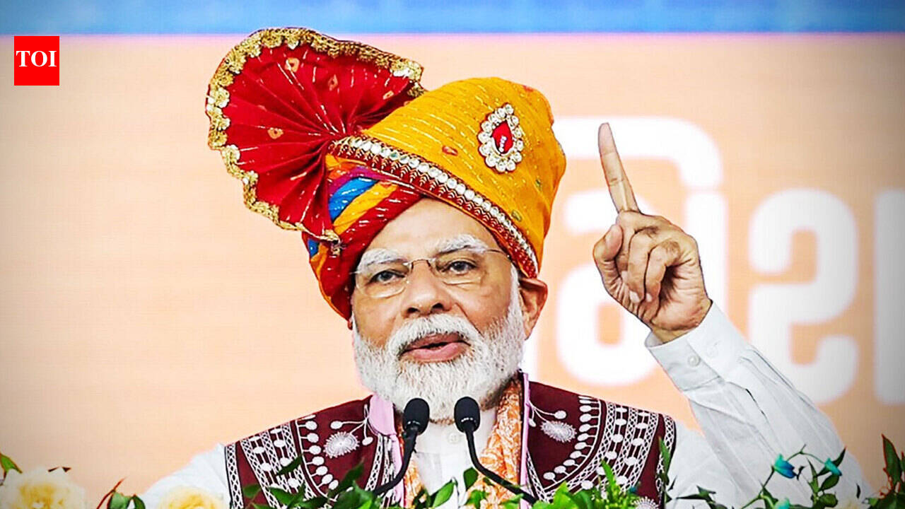 'Muslim League-Maoist Congress': PM Modi Hits Out Over 'Shirtless' Protest At AI Summit