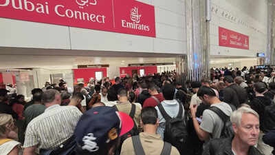  Dubai airports suspend flights amidst esclating conflict