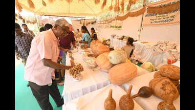 From tubers to tomatoes, rare varieties draw crowds at Kisan Sammelan