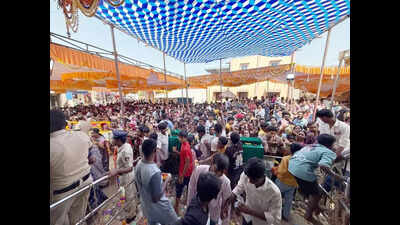 9 lakh devotees expected for Navalgund Kamanna idol installation fete