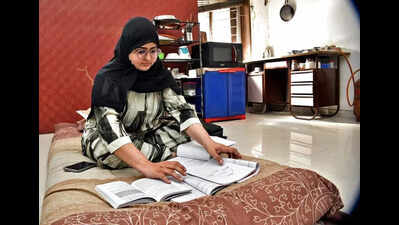Resilient mom crafts dream alongside daughter