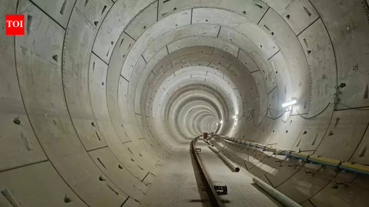 Rail welding &amp; laying begins on Kanpur Metro Corridor 2