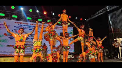 Folk fusion, Ganga aarti light up Bithoor festival’s grand finale