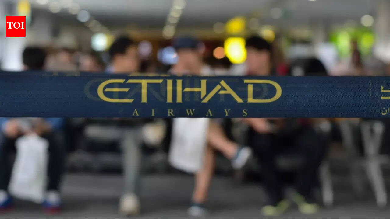 March 01, 2026 travel chaos: Etihad Airways halts departures from Abu Dhabi amid Iran–US–Israel tensions, issues urgent suspension notice for travellers