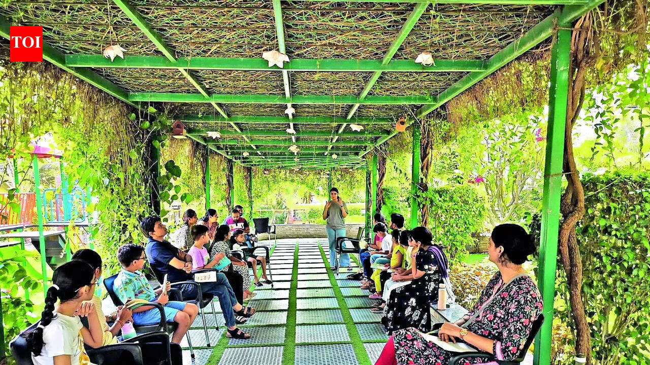 A cool, new Sunday culture is ditching screens for books!