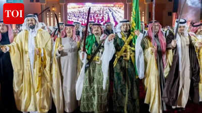 Guinness World Record for largest Saudi Ardah performance set at Riyadh's Qasr Al-Hukm