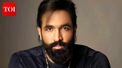  Vishnu Manchu reveals family’s ordeal as Middle East conflict escalates - Watch