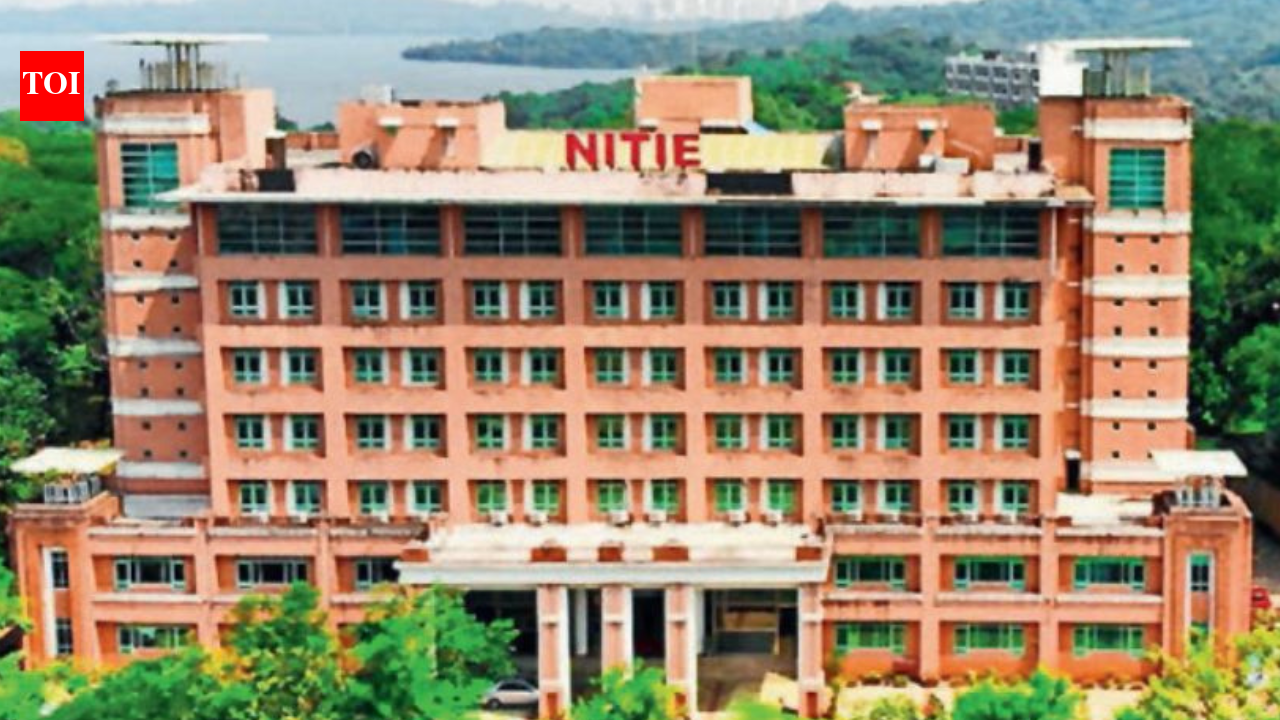 IIM Mumbai 2024–26 final placements see top domestic package of Rs 71.4 lakh, top half average Rs 34.5 lakh