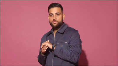  Viral video captures brutal VVIP lounge brawl - Watch