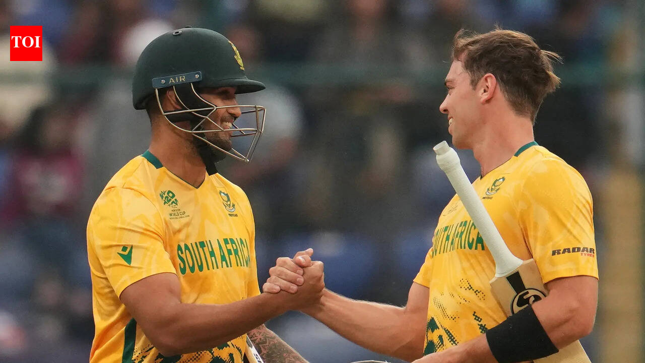 SA vs ZIM Live: Raza strikes again as Dewald Brevis falls