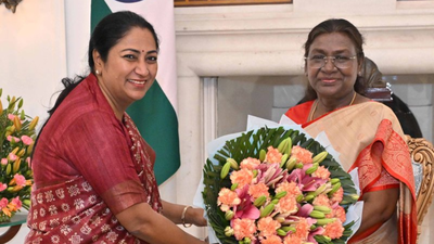 President Murmu to launch free pink mobility card for women in Delhi