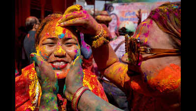 Holi skin safety: Expert advice for sensitive skin & post-procedure care