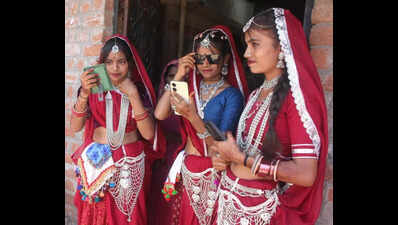 Gulal in the air, reels everywhere: Bhagoriya hits Instagram