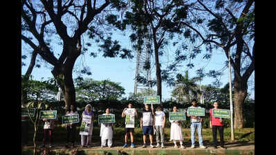 Over 200 participate in human chain protest to save 440 trees on Palm Beach Road in Navi Mumbai