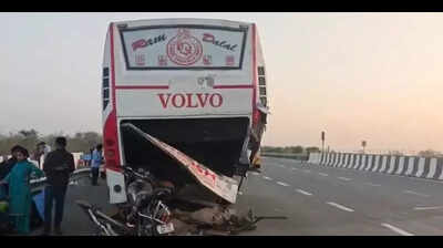 1 killed, 5 injured in Agra-Lko e-way accident