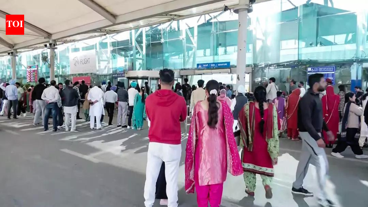 Iran war: Air travel crippled as almost 2,000 flights cancelled