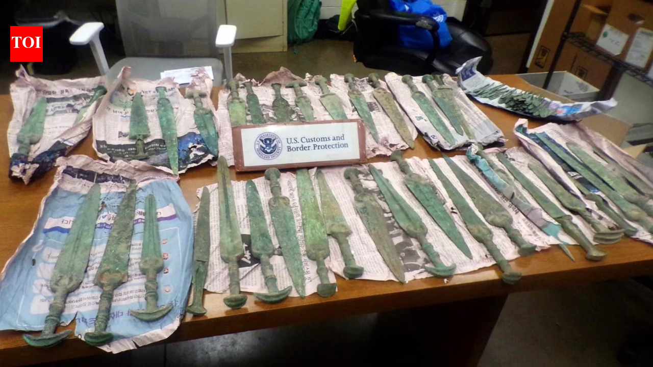 4,000-year-old 36 swords seized at a US port in Philadelphia in a bizarre smuggling case