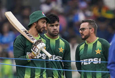 Poor tactics, faulty playing XI hasten Pakistan’s T20 World Cup exit
