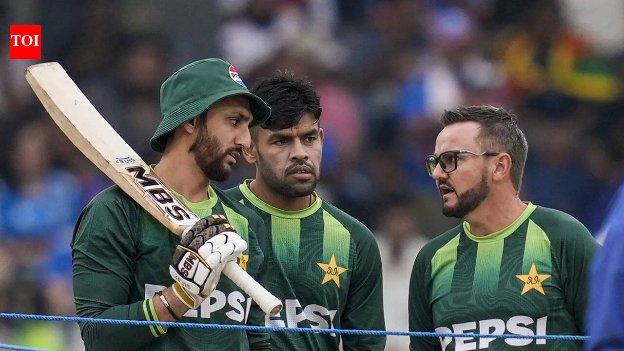 Poor tactics, faulty playing XI hasten Pakistan’s T20 World Cup exit