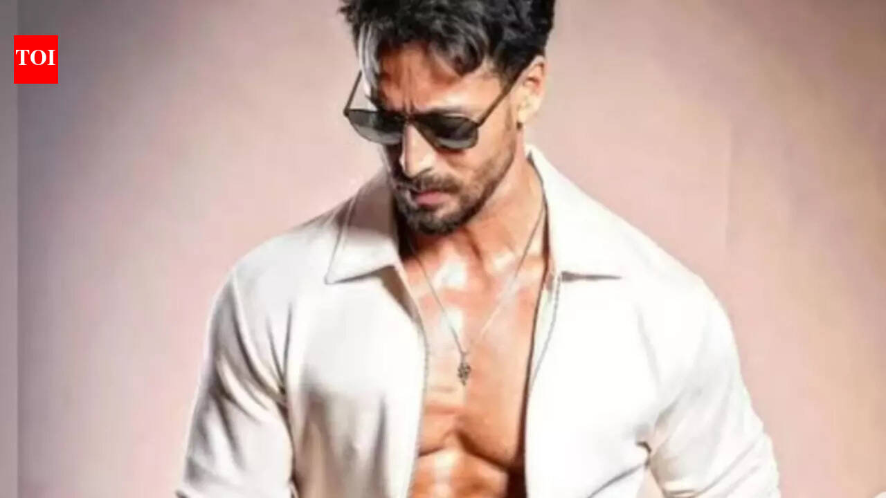 Jackie Shroff celebrates Tiger Shroff’s birthday; Calls him his 'Cub'