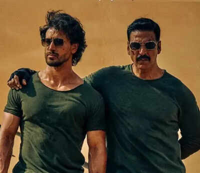 Akshay Kumar calls Tiger Shroff his younger brother; Shares heartfelt birthday post