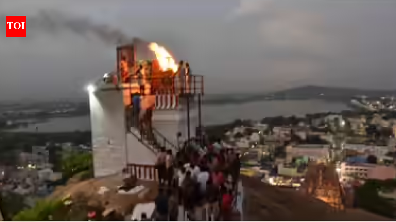 Permit five HC-picked people to offer prayers atop Thiruparankundram hill, suggests judge