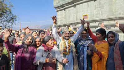 Ashes replace colours at Bhasma Holi in Uttarkashi