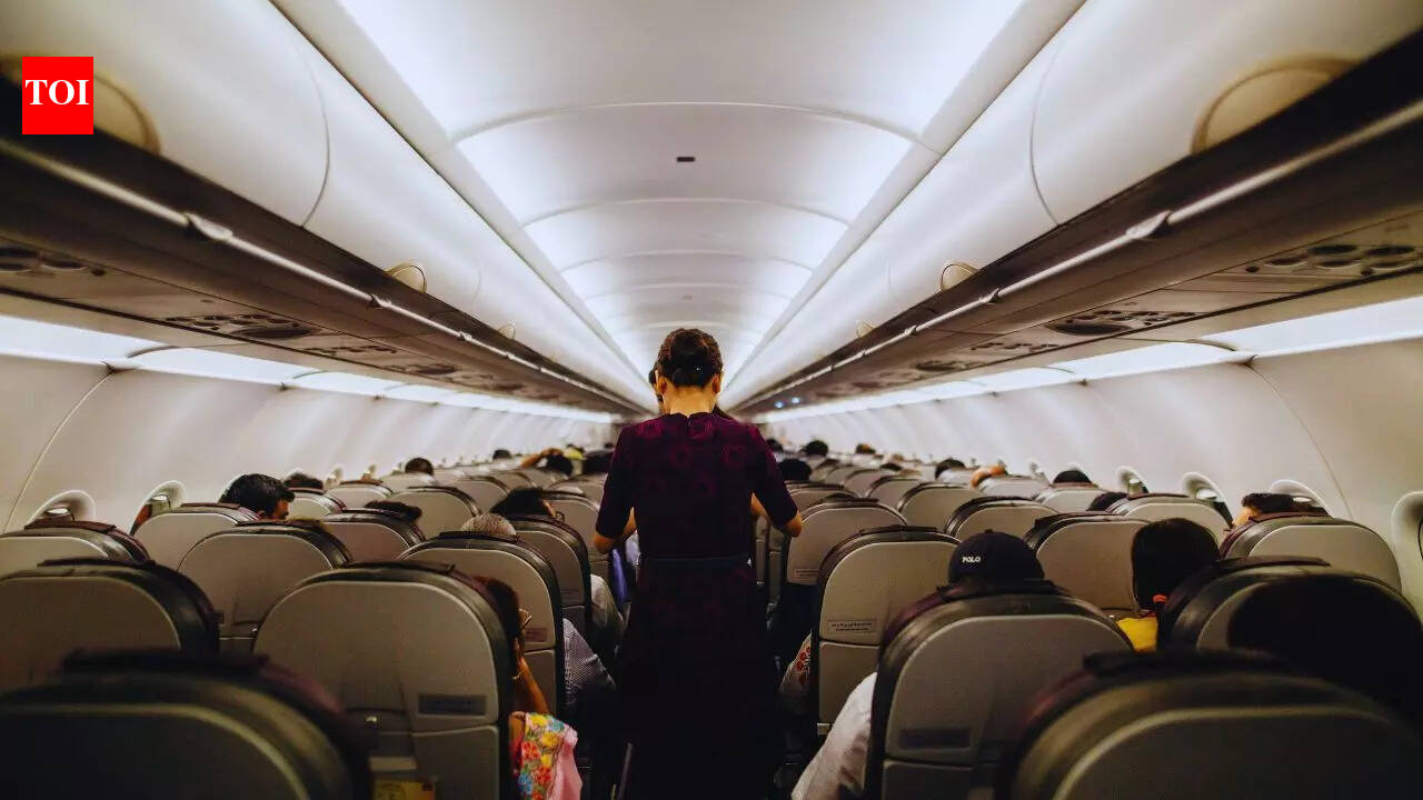 दुबई हवाई अड्डे ने फंसे हुए यात्रियों की मदद के लिए 2 मार्च को उड़ान संचालन की सीमित बहाली की पुष्टि की |