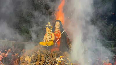 Eco-friendly Holika Dahan at Akola’s Rani Sati Dham Mandir