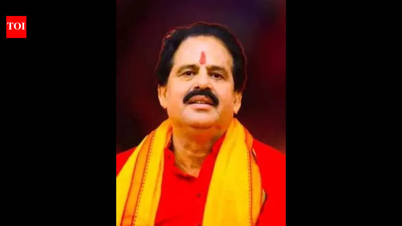 Holi songs should spread joy, not vulgarity: Bhojpuri singer