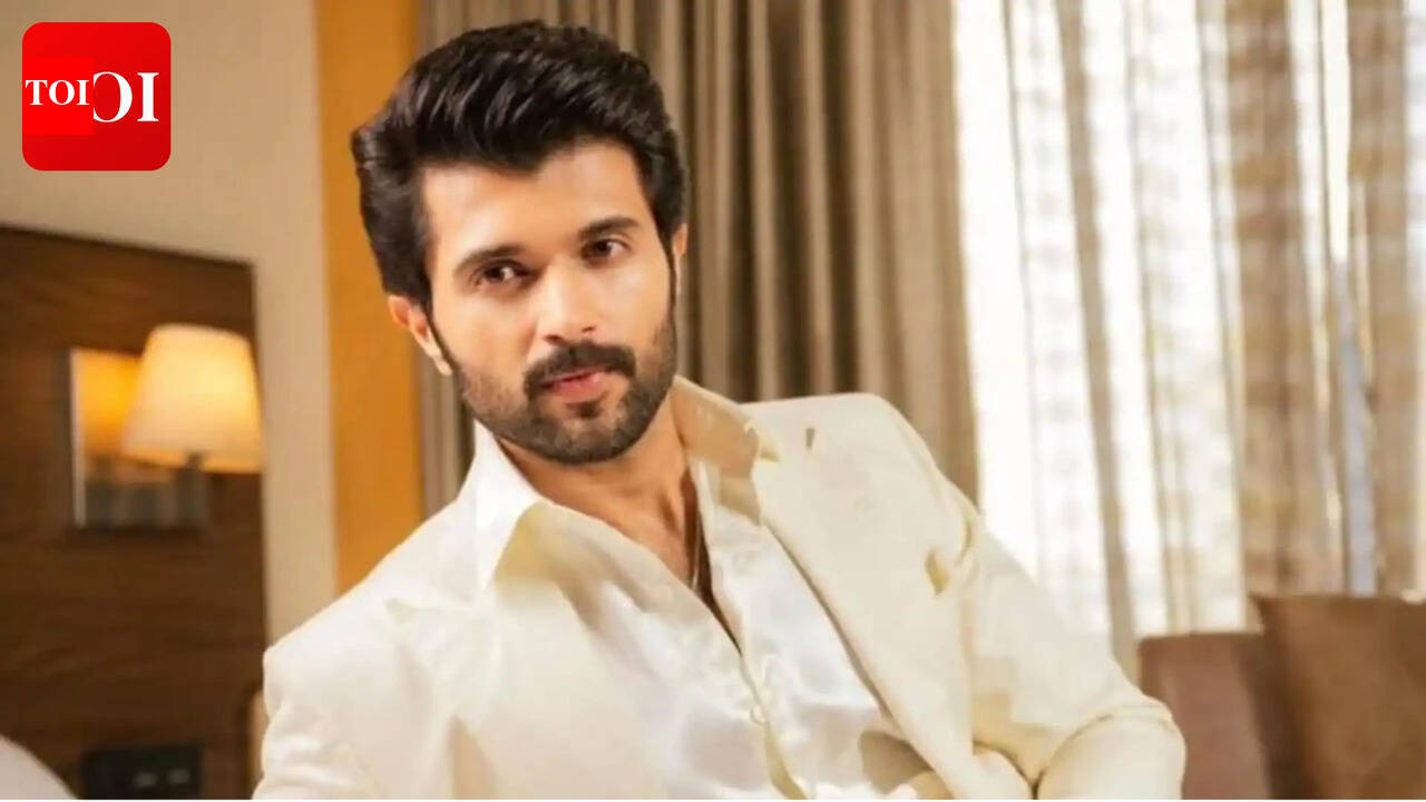 Vijay Deverakonda launches scholarship scheme for class 9 and 10 students in Telangana