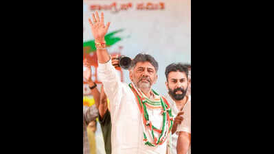 Amid chief minister change buzz, Shivakumar calls dinner meet