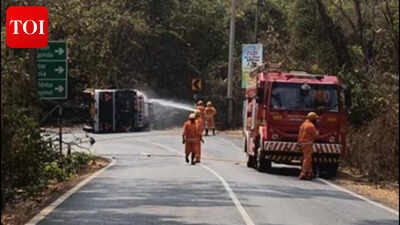 Tanker carrying LPG falls on its side, disrupts traffic