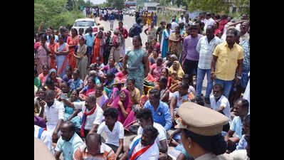 Two killed, five injured in sickle attack near Nanguneri; Seven arrested